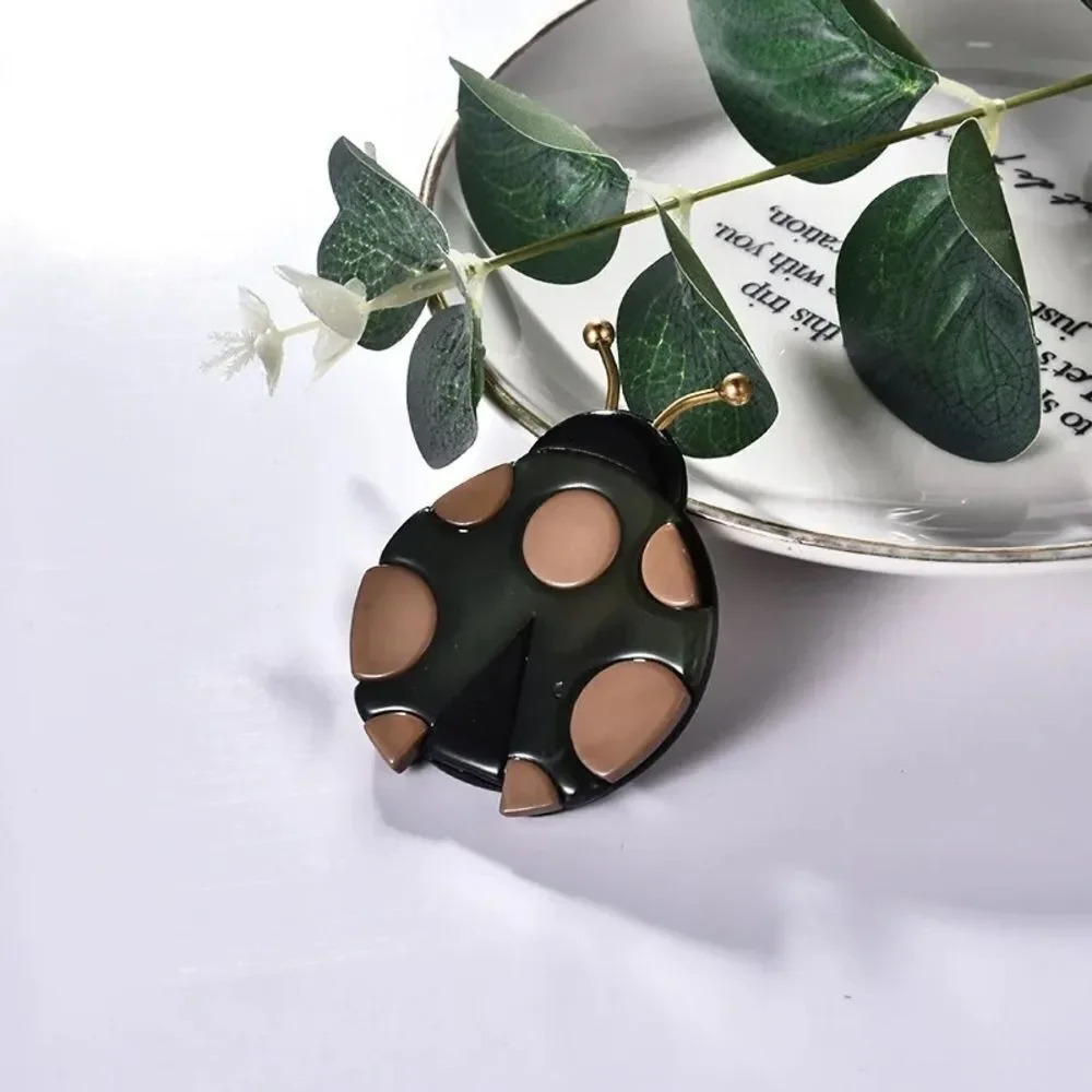 VQ Ladybug Brooch - Picture 2 of 5